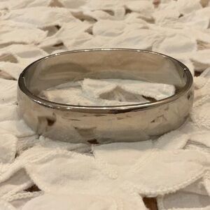 925 Vintage Polished Sterling Silver Hinged Bangle